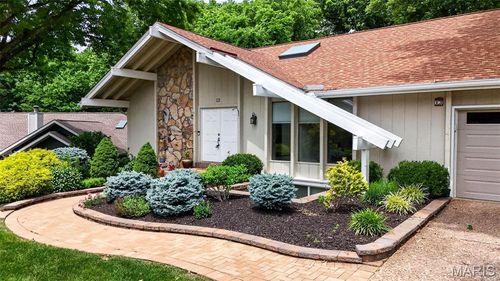 13 Laurel Oaks Ct, Lake St Louis, MO, 63367-2128 | Card Image