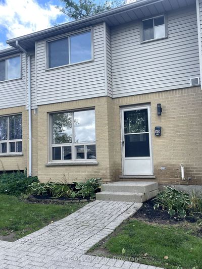 50 - 35 Waterman Ave, Condo with 3 bedrooms, 2 bathrooms and 1 parking in London ON | Image 2