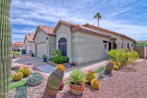 7956 N Panamint Dr, Tucson, AZ, 85743-1184 | Card Image