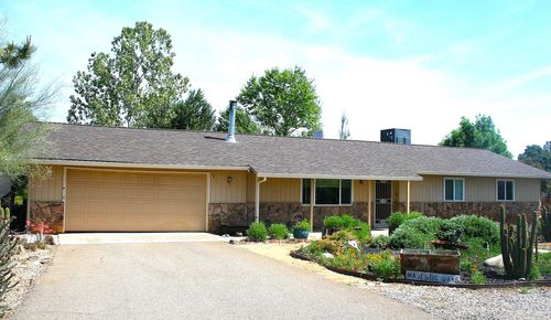 2520 Majestic Oak Cir, Cottonwood, CA, 96022-9543 | Card Image