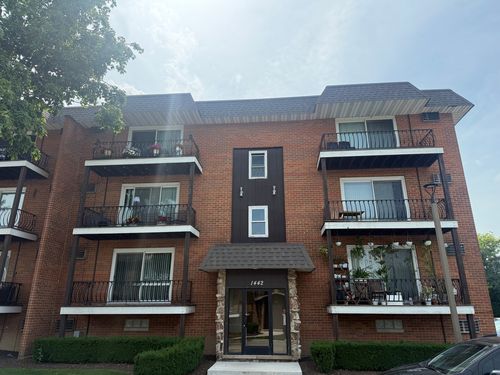 2-1442 Carriage Ln, Westmont, IL, 60559-3136 | Card Image