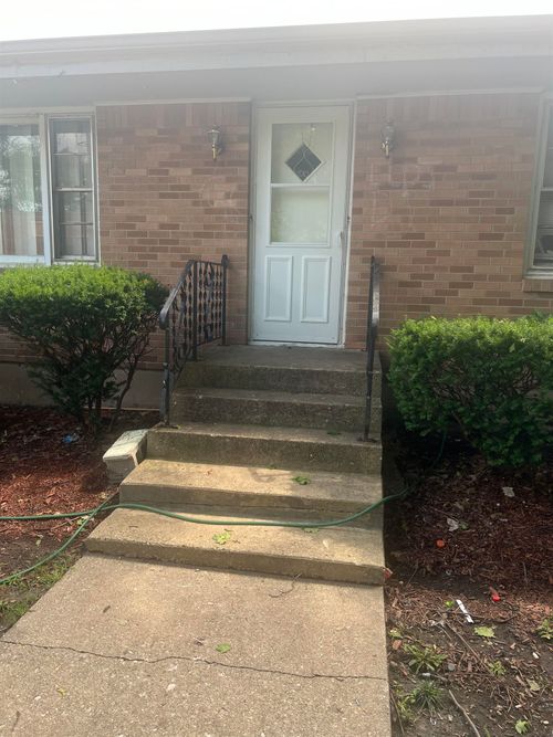 2221 7th Ave, Rockford, IL, 61104-3401 | Card Image