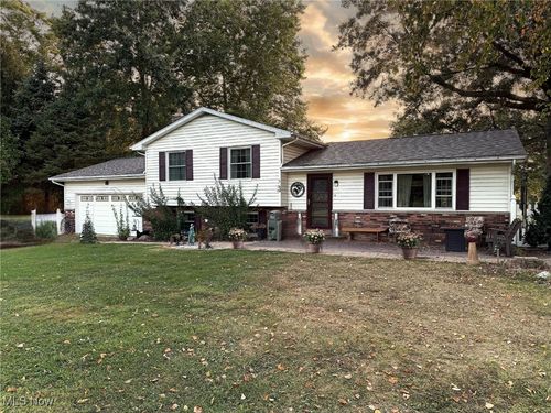 8121 Cooley Rd, Ravenna, OH, 44266-9760 | Card Image