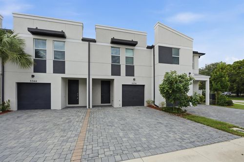 3570 San Bernardino Way, Palm Springs, FL, 33461-6170 | Card Image