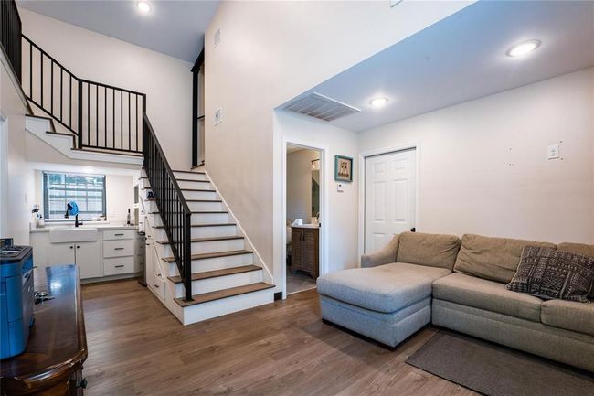 9305 Emnora Ln, House other with 2 bedrooms, 2 bathrooms and 1 parking in Houston TX | Image 31