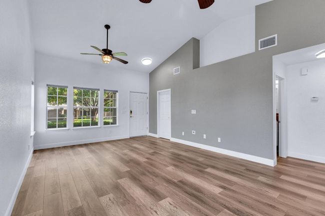 112 Prairie Springs Loop, House other with 2 bedrooms, 2 bathrooms and 2 parking in Georgetown TX | Image 9