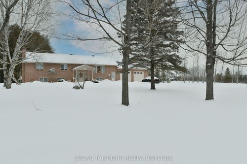 7427 Copeland Rd, Ashton, ON, K0A1B0 | Card Image