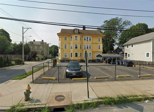 30 Bridgham St, Providence, RI, 02907-2304 | Card Image