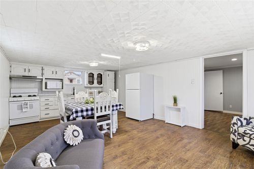 14 W Post Oak Ave, Rogers, TX, 76569-4116 | Card Image