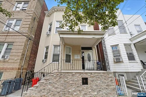 2105 New York Ave, Union City, NJ, 07087-4495 | Card Image