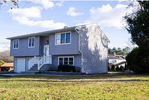 58 Hauppauge Rd, Hauppauge, NY, 11788-3505 | Card Image