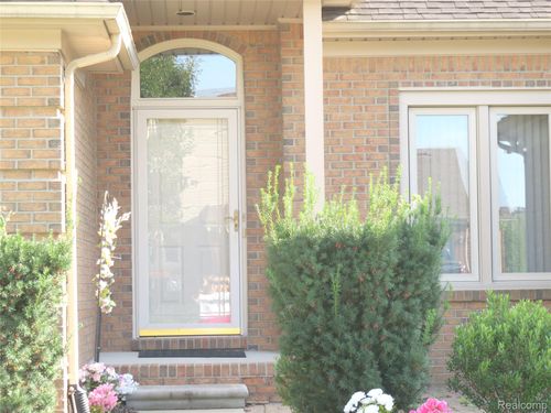 21272 Clearview Dr, Macomb, MI, 48044-1845 | Card Image