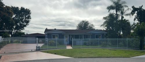 20501 Nw 30th Ave, Miami Gardens, FL, 33056-1420 | Card Image