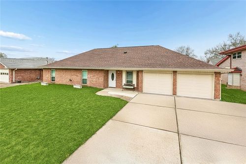 535 Alleman St, Norco, LA, 70079-2109 | Card Image