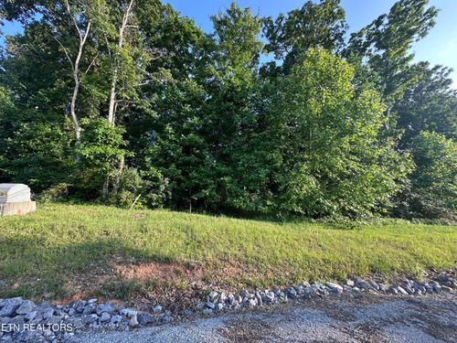 560 Summer Cir, La Follette, TN, 37766 | Card Image