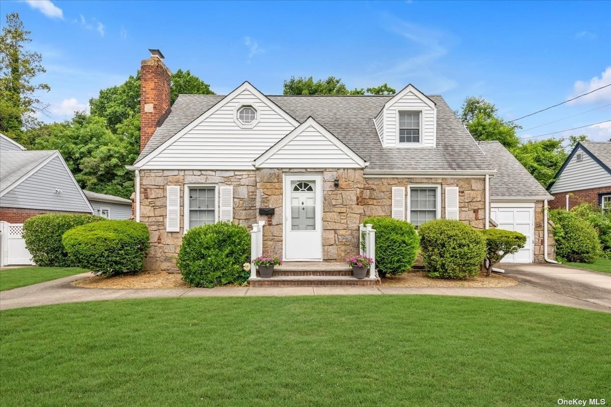 Langley Ave, West Hempstead, NY 11552