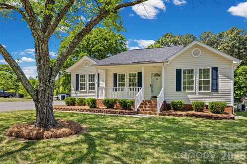 425 Griggs Rd, Clover, SC, 29710-8375 | Card Image