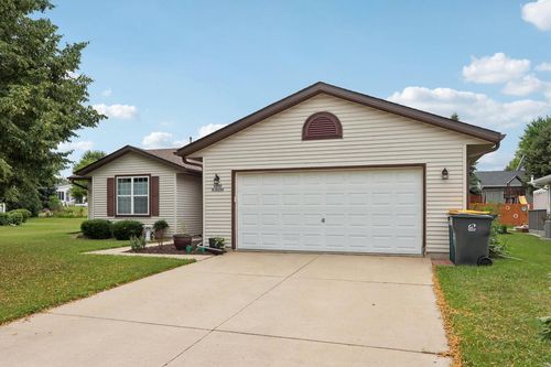 W200N16295 Pine Dr, Jackson, WI, 53037-9250 | Card Image