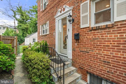 3918 S St Se, WASHINGTON, DC, 20020-1063 | Card Image