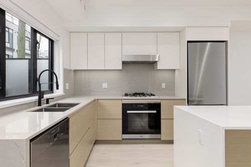 52-550 W 28th Avenue, Vancouver, BC, V5Z2H1 | Card Image
