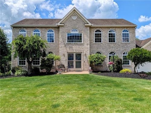 570 Peregrine Dr, North Huntingdon, PA, 15642-6314 | Card Image