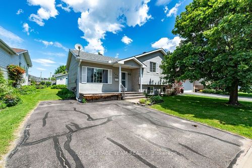189 Garden St, Pembroke, ON, K8A2H4 | Card Image
