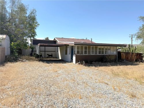 7844 Hopi Trl, Yucca Valley, CA, 92284-3414 | Card Image