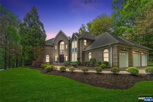 54 Mohawk Ave, Norwood, NJ, 07648-2417 | Card Image