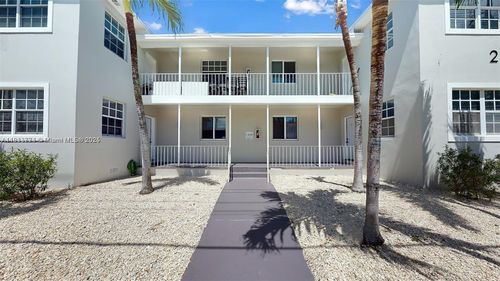 apt-4-200 Sw 19th Ave, Miami, FL, 33135-1743 | Card Image