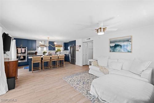 39-1549 Sandpiper St, NAPLES, FL, 34102-1513 | Card Image