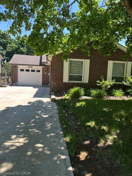 165 Bechtel Dr, Kitchener, ON, N2P1W4 | Card Image