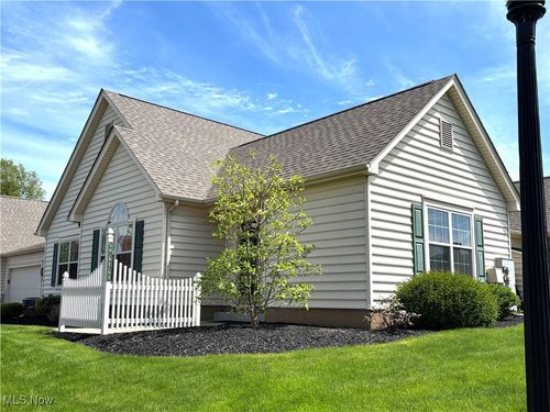 39 Village Ct, Columbiana, OH, 44408-9376 | Card Image