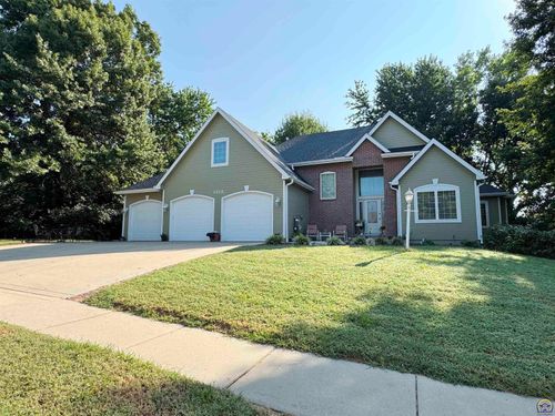 3212 Nw River Ct, Topeka, KS, 66618-2729 | Card Image