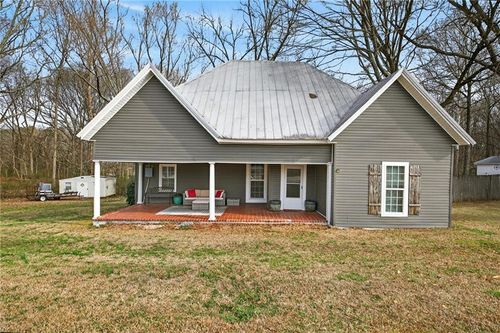 44 E Johnson St, Temple, GA, 30179-3867 | Card Image