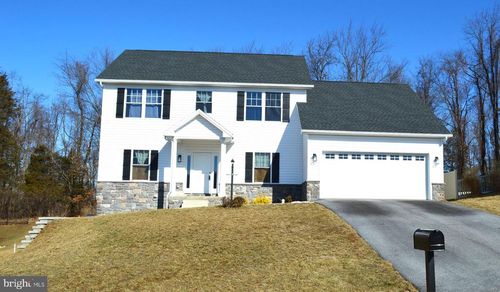209 White Oak Cir, MOUNT HOLLY SPRINGS, PA, 17065-2014 | Card Image