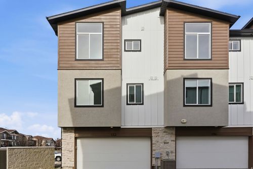 136 E Chambord Ct, Sandy, UT, 84070-1354 | Card Image