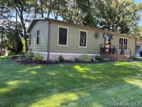 476-1661 OLD COUNTRY RD Old Country Road, Riverhead, NY, 11901 | Card Image