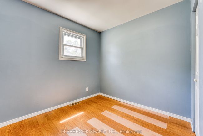 3742 Montcalm St, House other with 3 bedrooms, 1 bathrooms and 4 parking in Windsor ON | Image 6