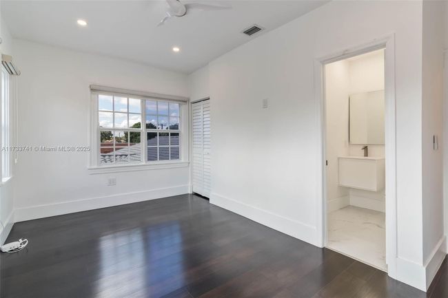 2341 Sw 16 Th Ter, House other with 4 bedrooms, 5 bathrooms and null parking in Miami FL | Image 31