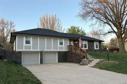 4709 Brookwood Ter, Saint Joseph, MO, 64506-3104 | Card Image