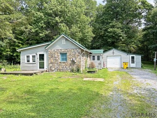 327 Martin Rd, Johnstown, PA, 15904-7403 | Card Image
