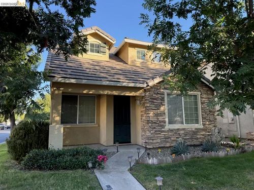 747 Queensland Cir, Stockton, CA, 95206 | Card Image