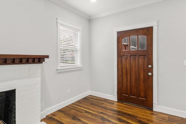 522 S Walnut Ave, House other with 2 bedrooms, 2 bathrooms and null parking in Luling TX | Image 5