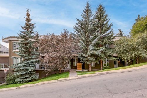 523 5 St Ne, Calgary, AB, T2E3W5 | Card Image