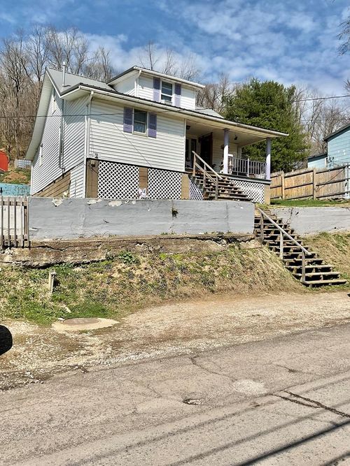 561 Alley Addition St, Pine Grove, WV, 26419-8209 | Card Image