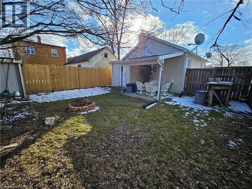 40 Concord Ave, Saint Catharines, ON, L2M5N8 | Card Image