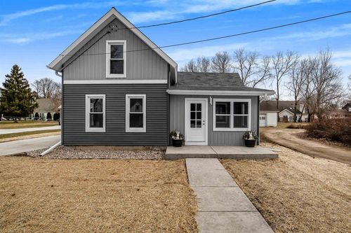 732 7th St, Prairie Du Sac, WI, 53578-1023 | Card Image