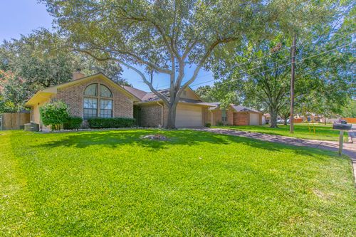 1815 Riata Dr, Waco, TX, 76712-8633 | Card Image
