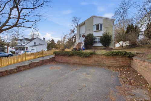 22 Midland Ave, Port Jefferson, NY, 11777-2205 | Card Image