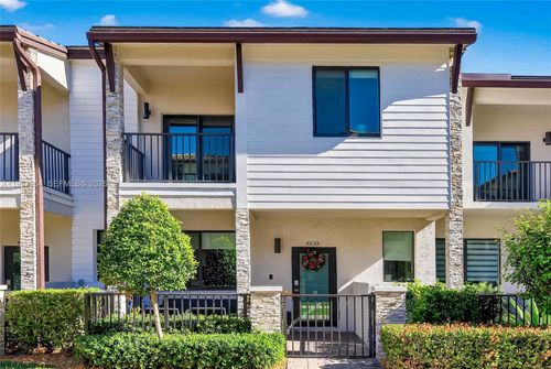 4655 Nw 83rd Path, Doral, FL, 33166 | Card Image